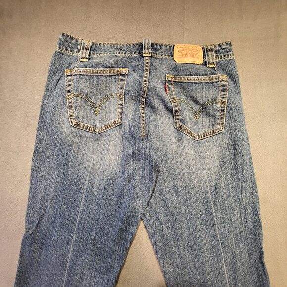 Levi's 525 Jeans Women's 6S Blue Medium Wash Boot Cut Stretch Jeans Distressed - Picture 9 of 11